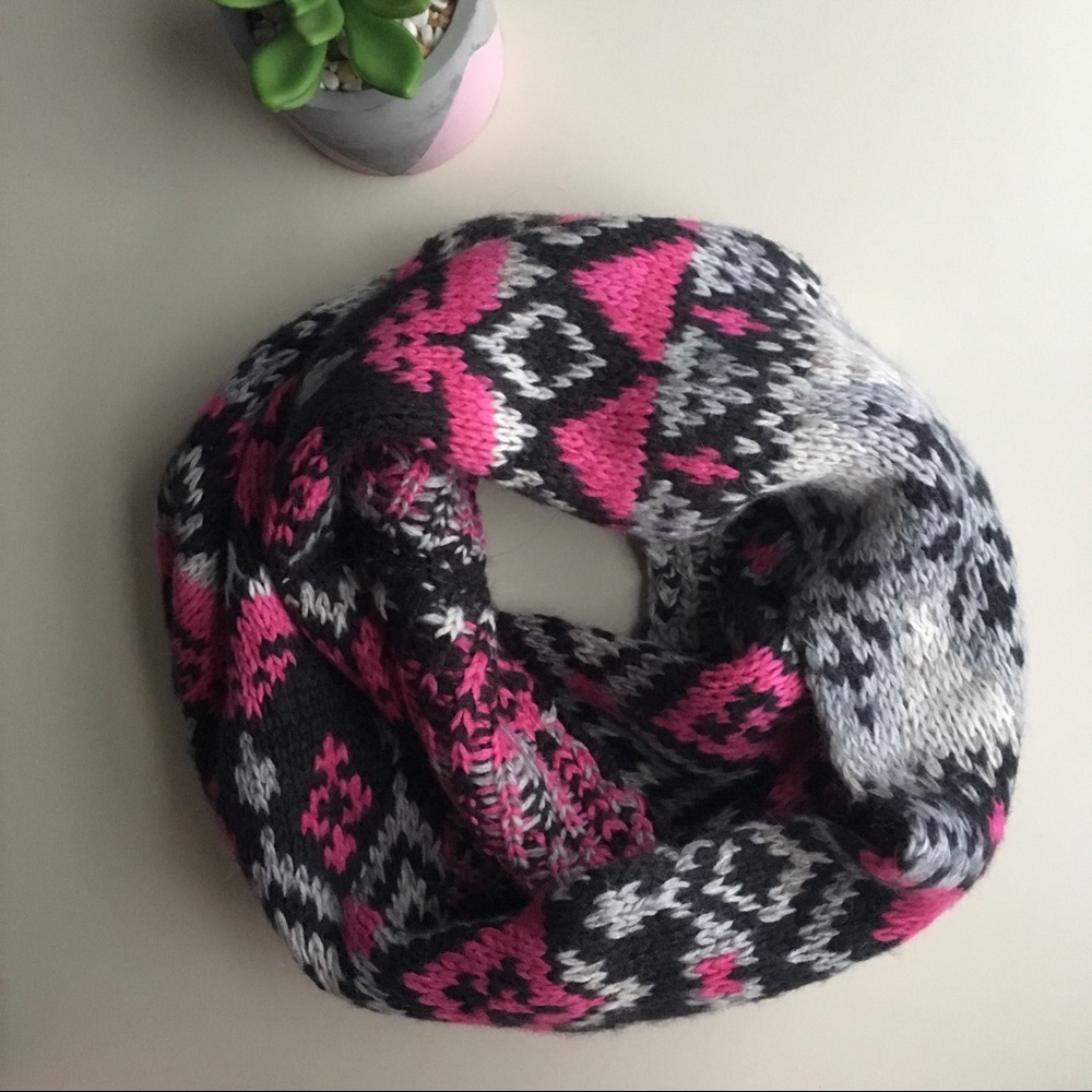 🦅American Eagle Knit Infinity Scarf🦅